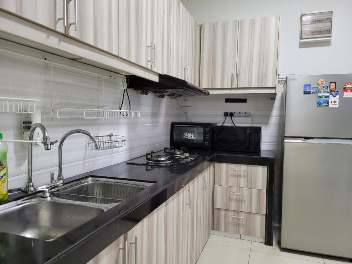 Homestay D'Univ 360 Place سيري كيمبانغان المظهر الخارجي الصورة
